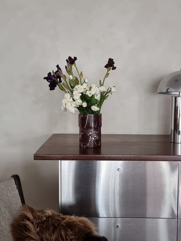 CoTheory Embrace Table Holder - Rosso Levanto