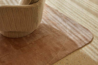 GlobeWest Tepih Curve Rug - Dusty Rose, styled in a room setting