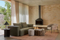 GlobeWest Tepih Neptune Rug - Ginger, styled in a room setting