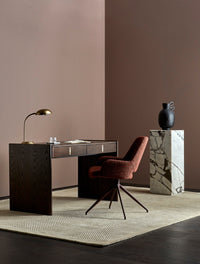 GlobeWest Tepih Eira Rug - Ecru, styled in a room setting