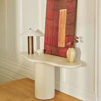 Pembe Console styled