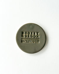 Robert Gordon ceramic colour chip in Olive