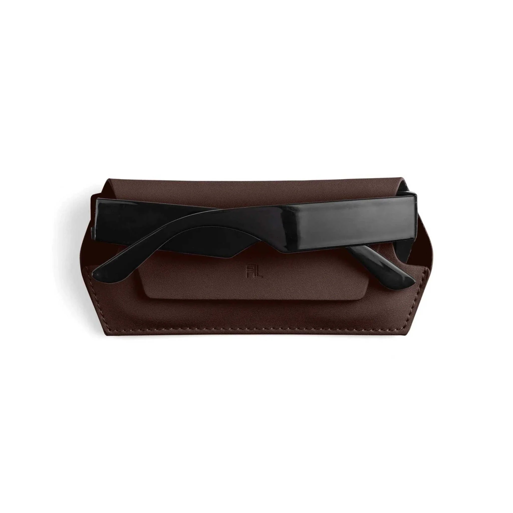 Slim brown Fox and Leo glasses case made of 100% leather with magnetic closure and protective microfiber lining