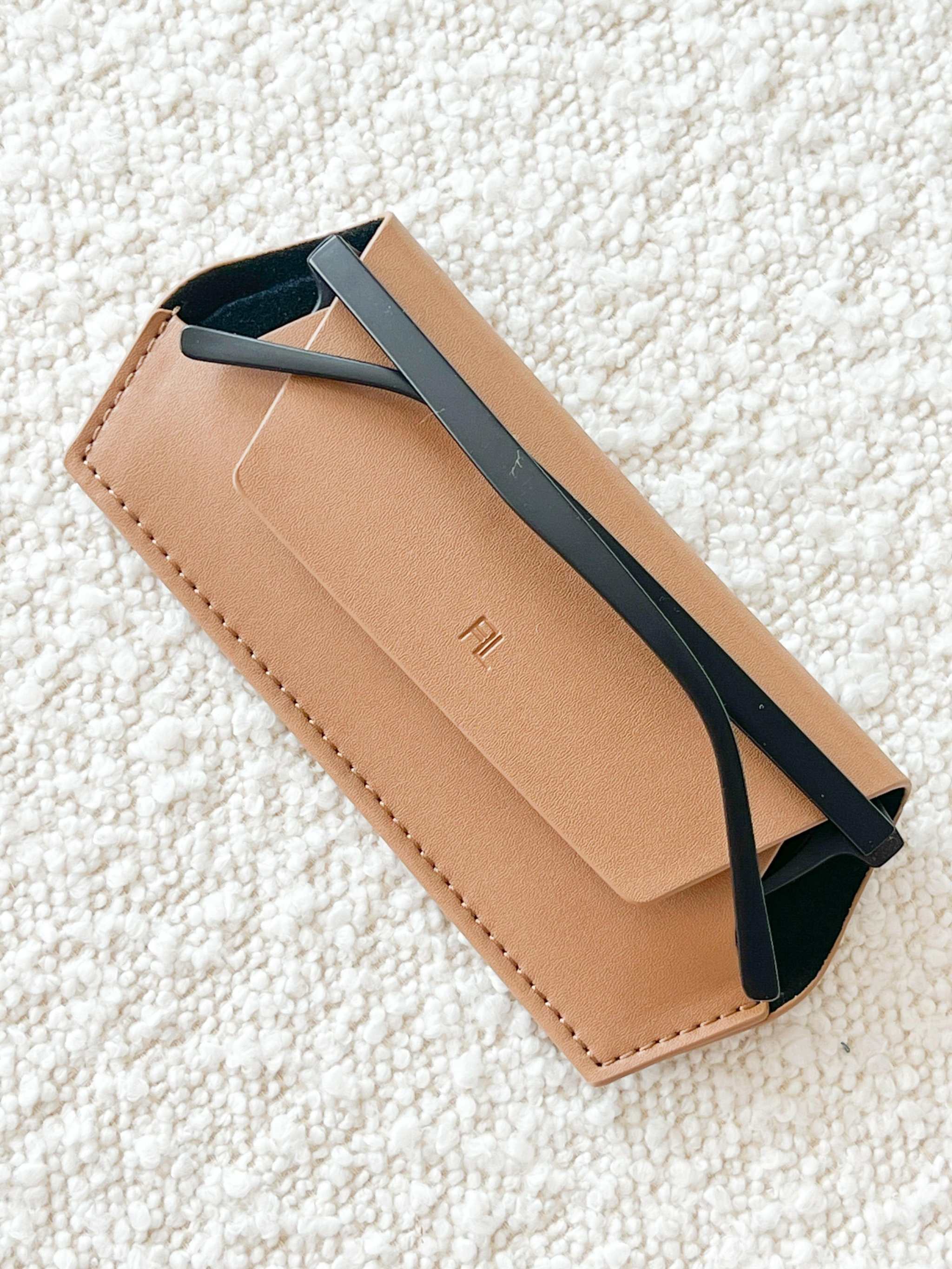 Fox and Leo Sunglasses Fox and Leo Glasses Case, Tan