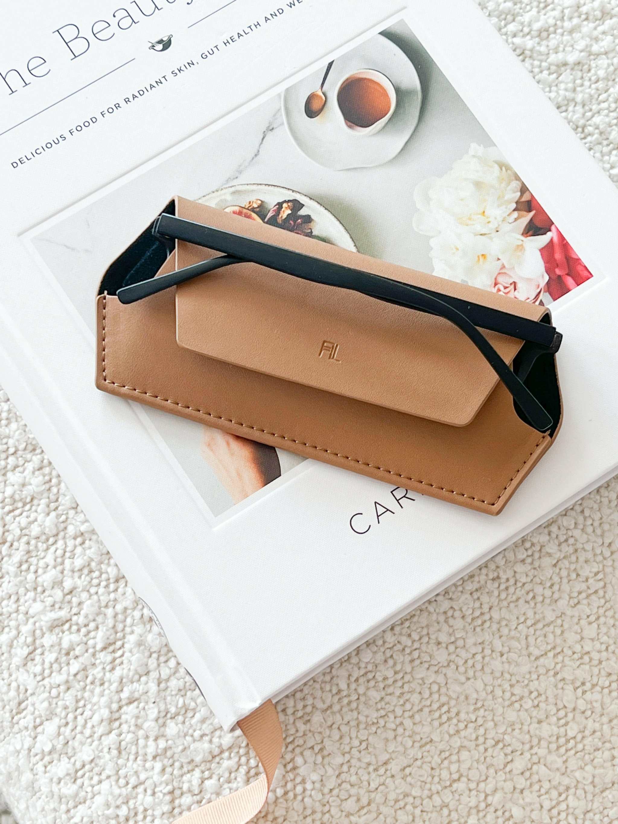 Fox and Leo Sunglasses Fox and Leo Glasses Case, Tan