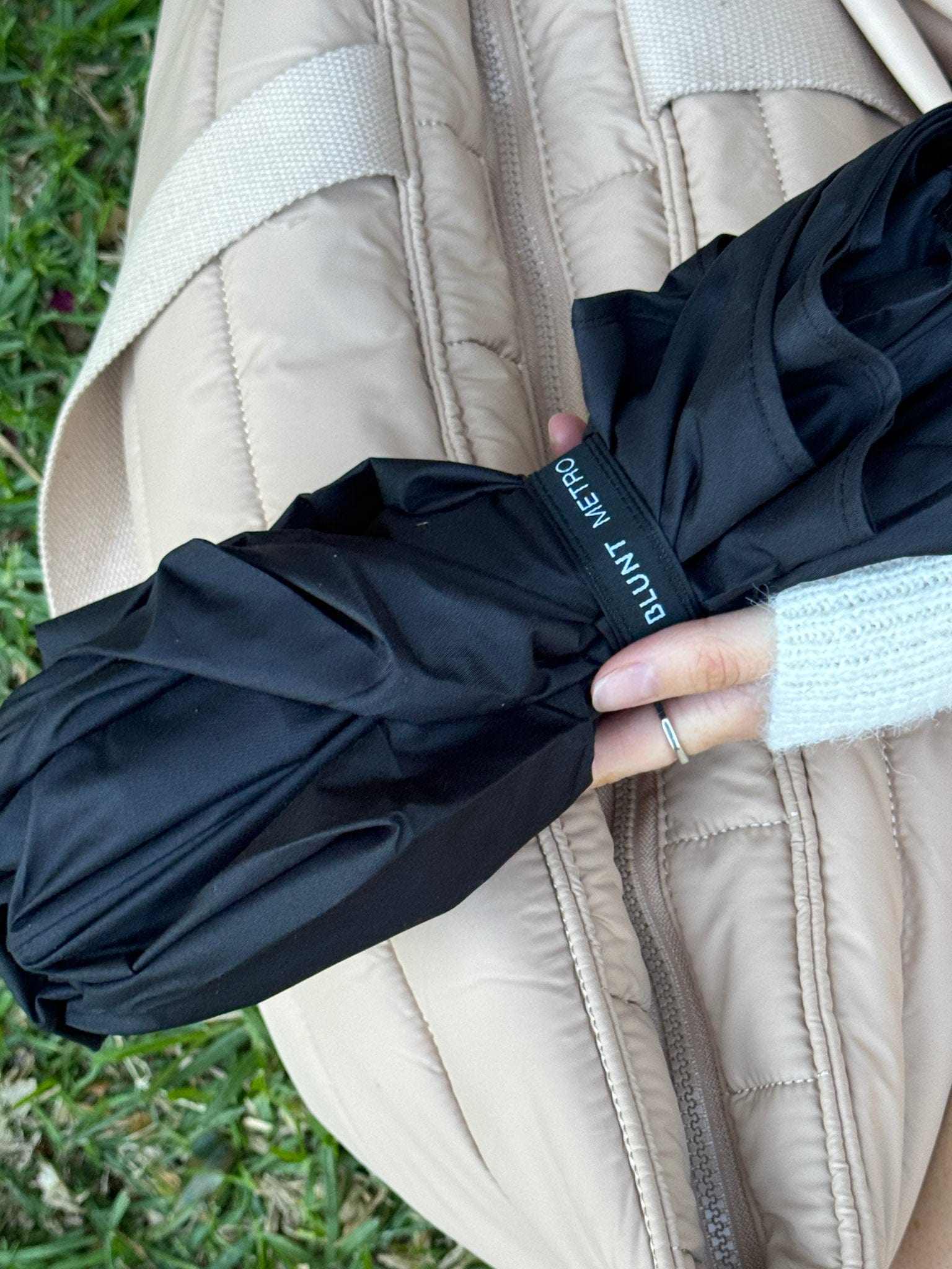 BLUNT Metro Umbrella in ink black, compact and durable with auto-open and wind-resistant design.