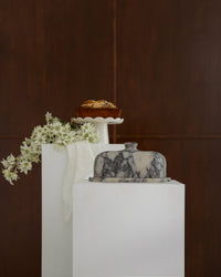 CoTheory Grand Cameo Oblong Cake Tray - Viola Calacatta