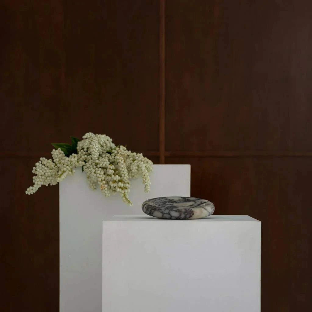 CoTheory Viola Calacatta small Solstice sculpted tray with graceful curves and marble finish