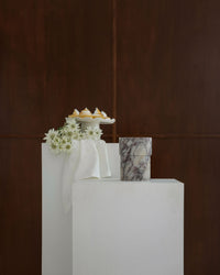 CoTheory Embrace Table Holder - Viola Calacatta