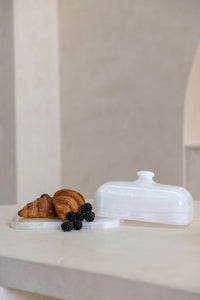 CoTheory Grand Cameo Oblong Cake Tray - White Onyx