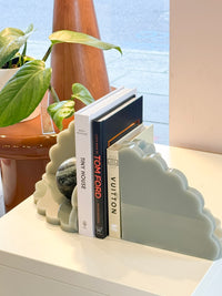 norsu Studio Acrylic Scalloped Bookends (Set of Two) – Sage