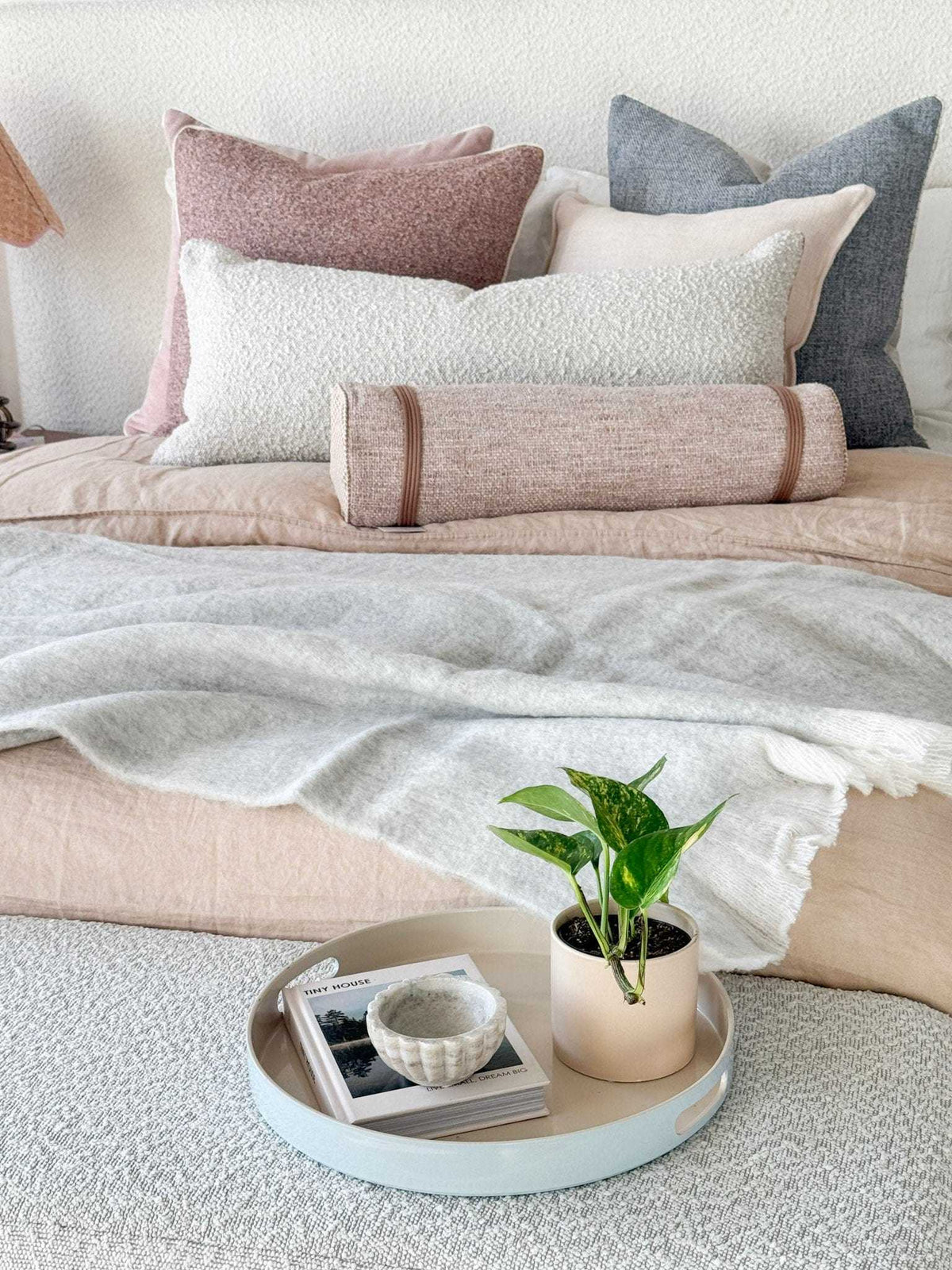 Baya Blankets & Throws Baya Sorrento Throw - Silver