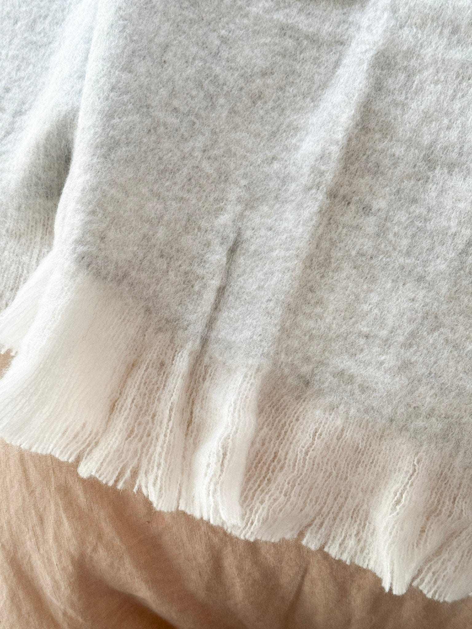 Baya Blankets & Throws Baya Sorrento Throw - Silver