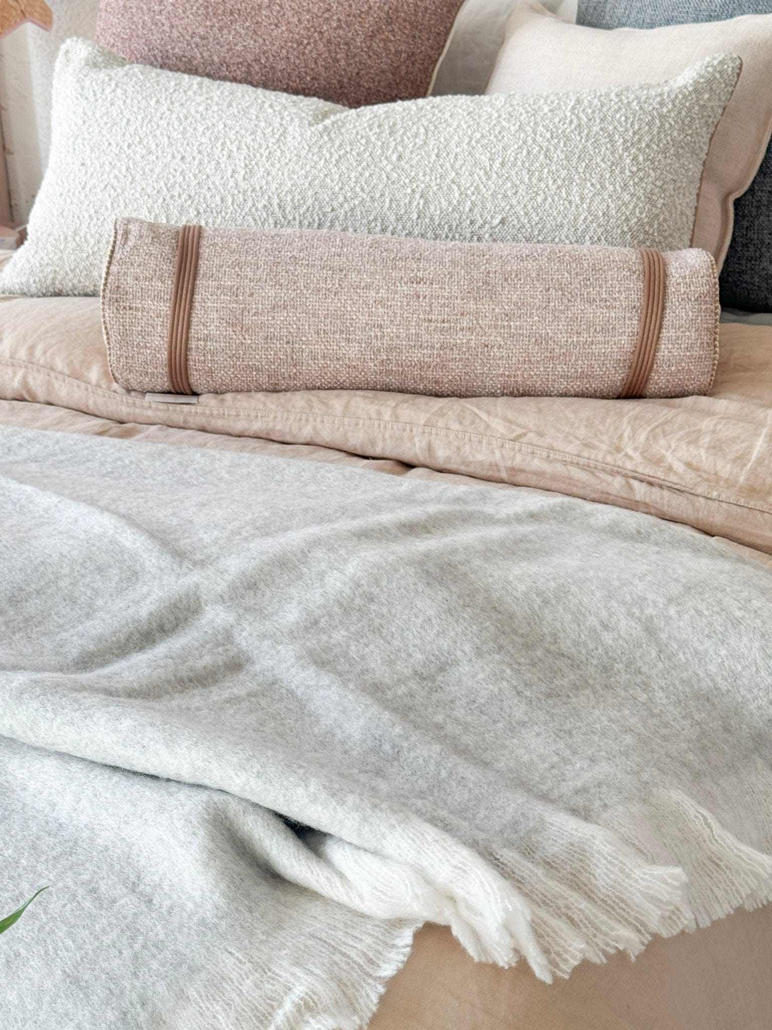 Baya Blankets & Throws Baya Sorrento Throw - Silver