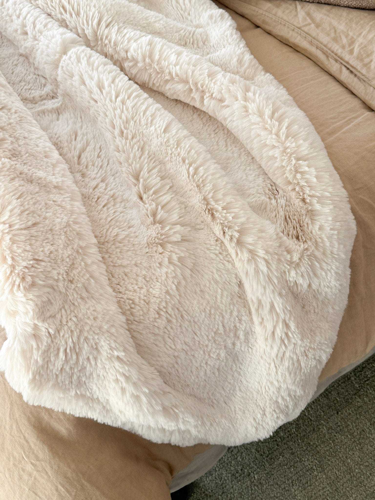 Baya Blankets & Throws Pelage Faux Fur Throw - Ivory