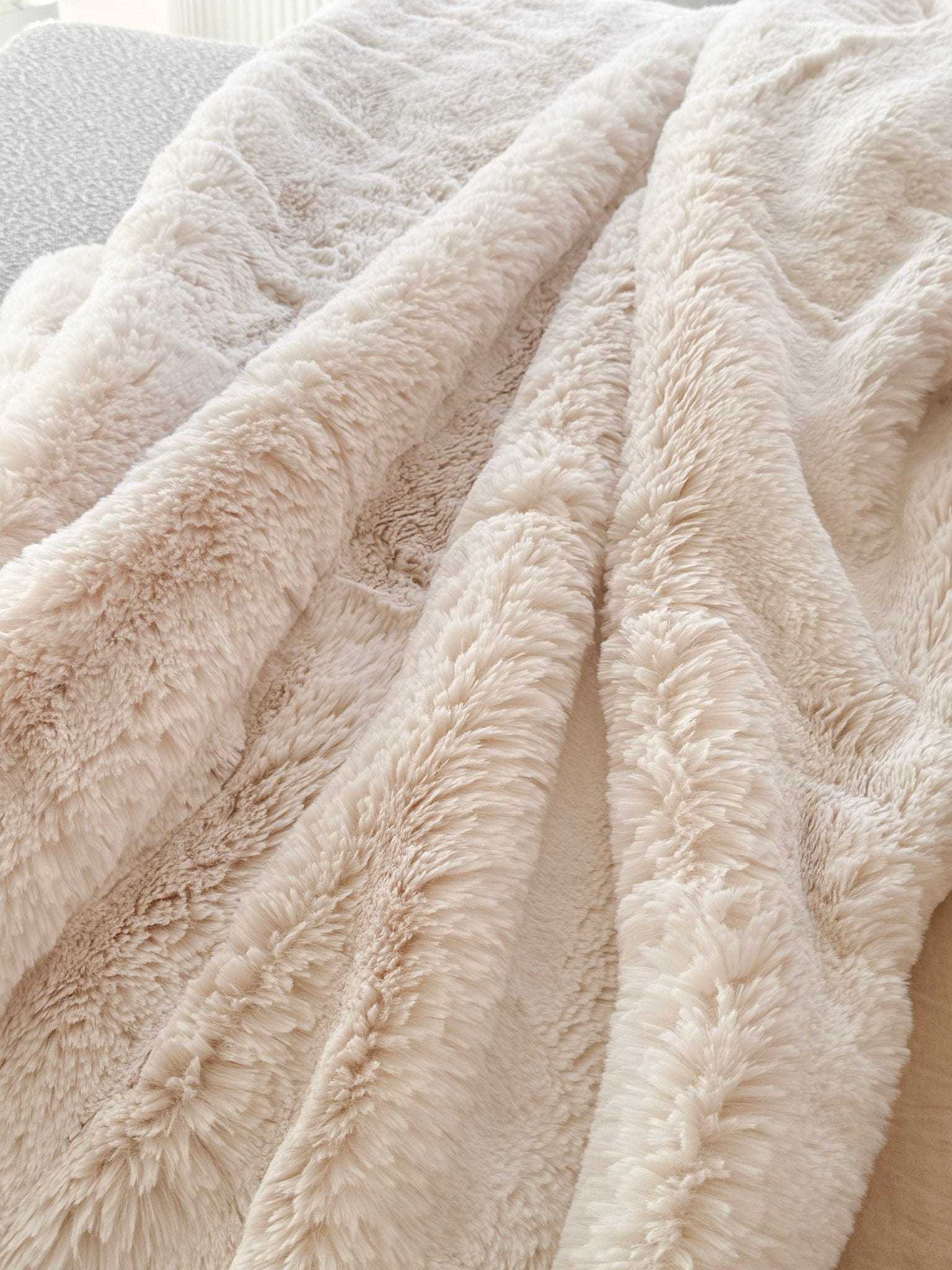 Baya Blankets & Throws Pelage Faux Fur Throw - Ivory