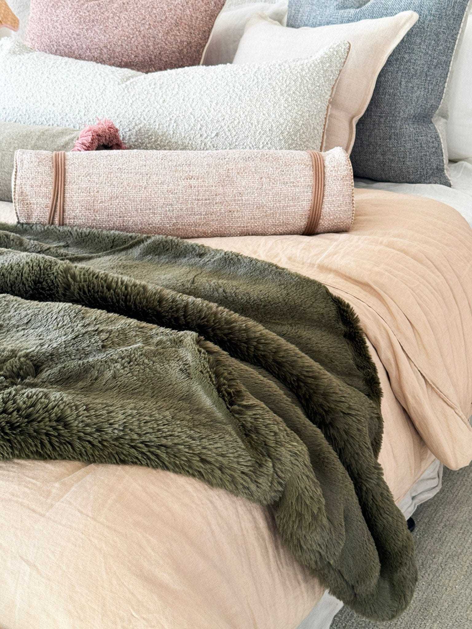 Baya Blankets & Throws Pelage Faux Fur Throw - Olive