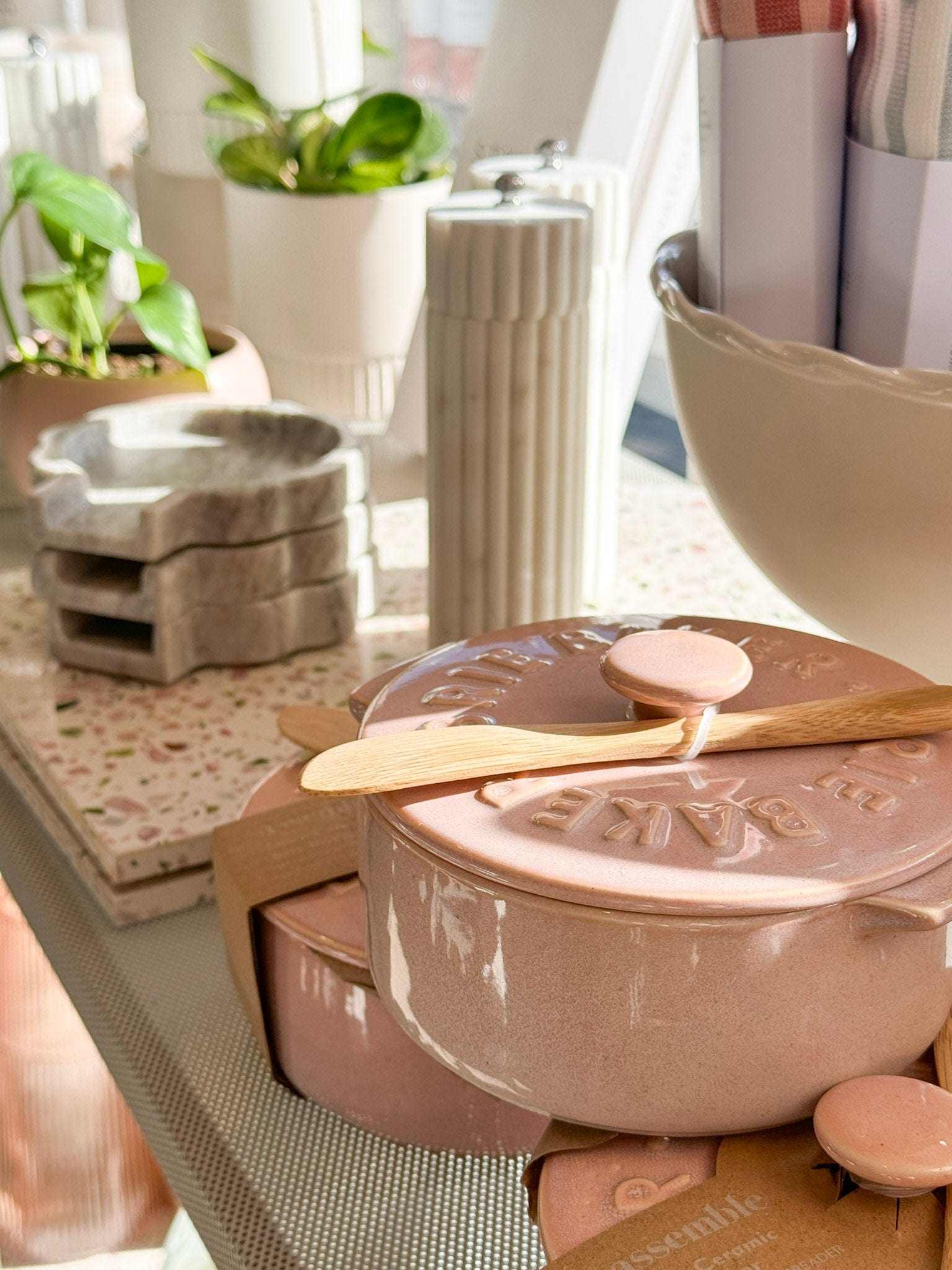 Norsu Interiors Bowls Rosa Ceramic Brie Baker – Blush with Bamboo Spreader