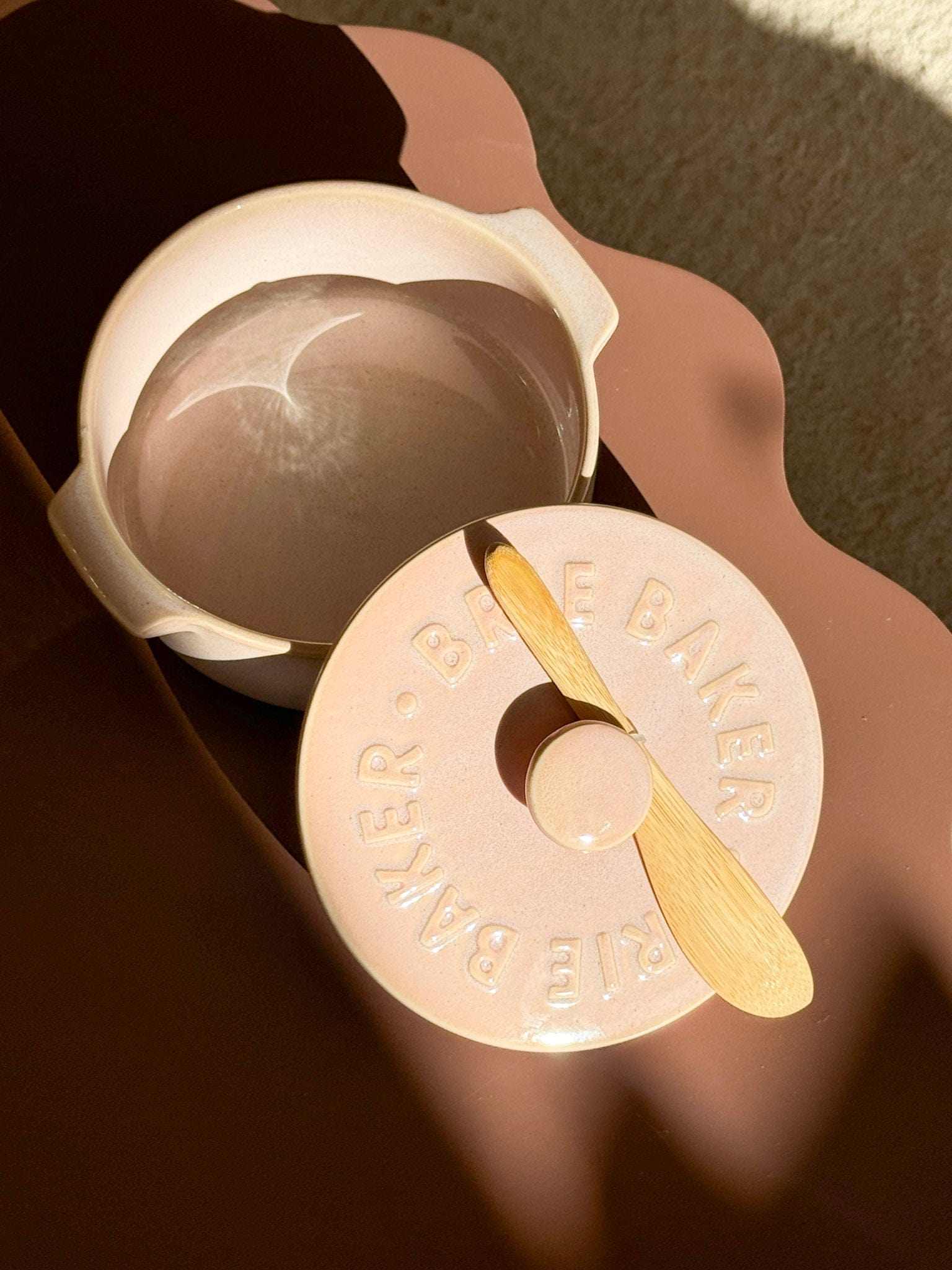Norsu Interiors Bowls Rosa Ceramic Brie Baker – Blush with Bamboo Spreader