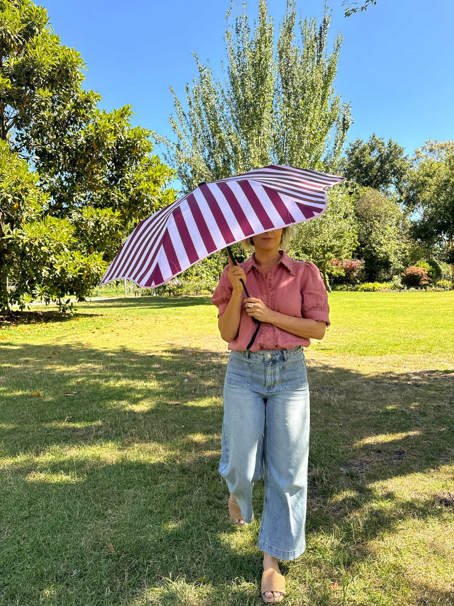 BLUNT Metro Umbrella in Desert Rose design with durable, wind-resistant canopy and compact size for everyday use