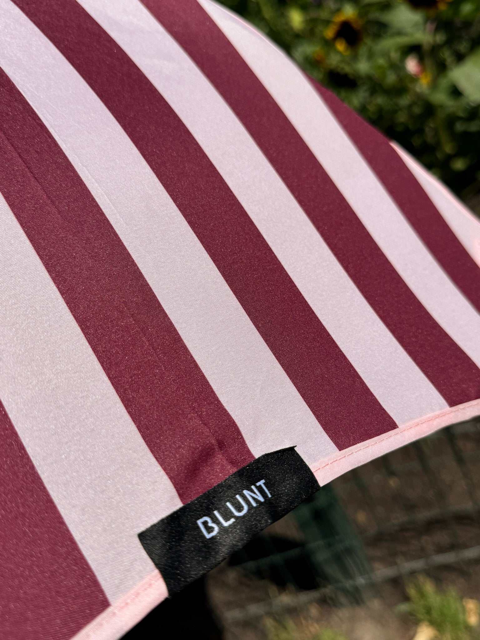 Compact BLUNT Metro Umbrella in Desert Rose design inspired by Australian Sturt Desert Rose petals