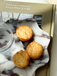 norsu STUDIO Viola marble wavy round tray with purple veining for home styling and organization
