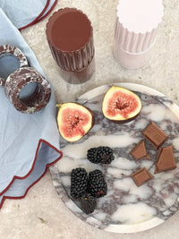 norsu STUDIO Duality Collection Viola round marble tray with lilac and plum veining