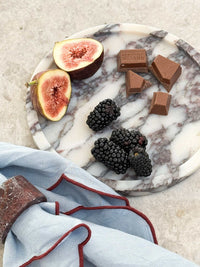 norsu STUDIO Duality Collection Viola marble round tray with lilac and plum veining