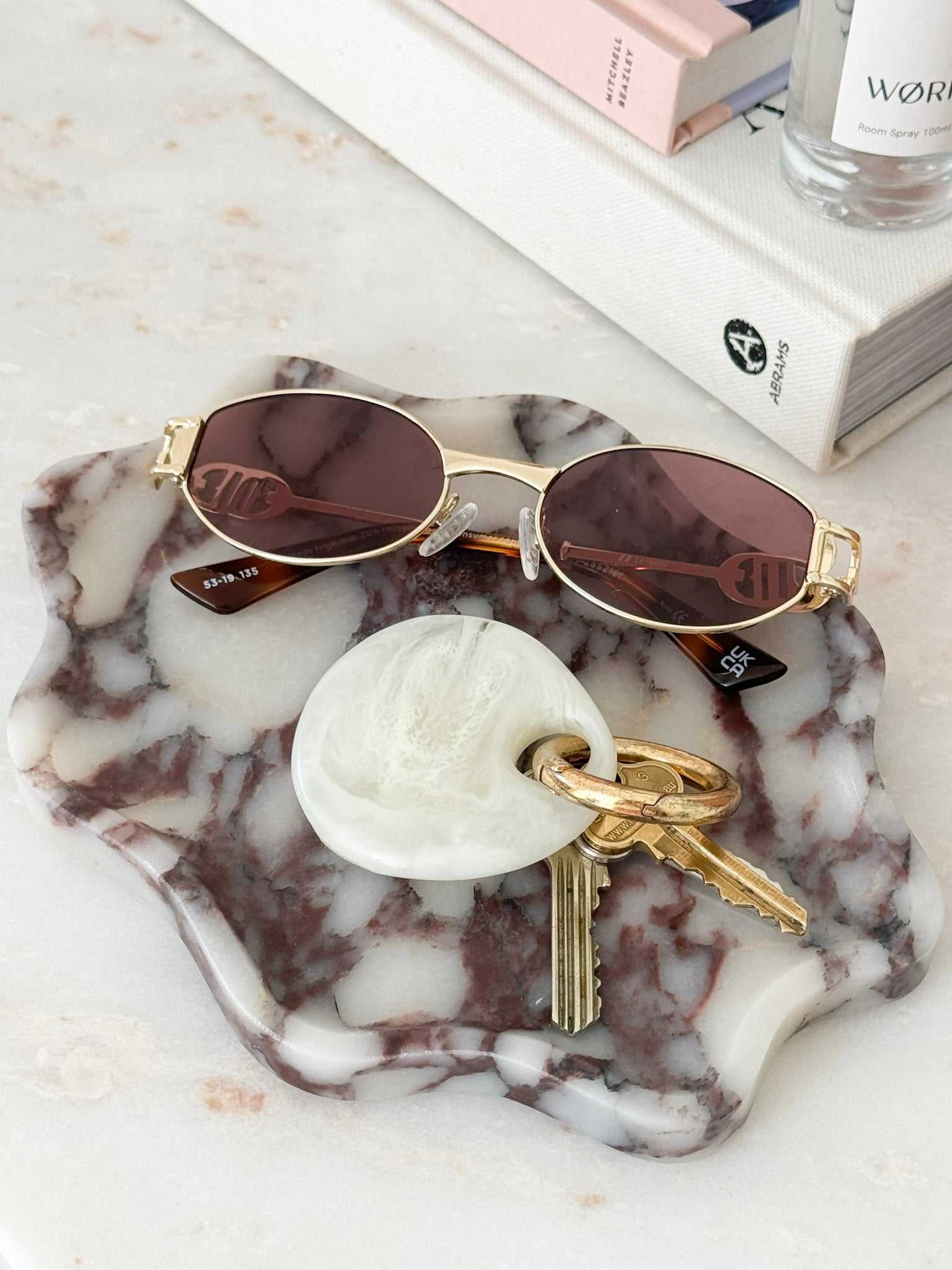 norsu STUDIO Duality Collection Viola marble wavy oval tray with purple veining