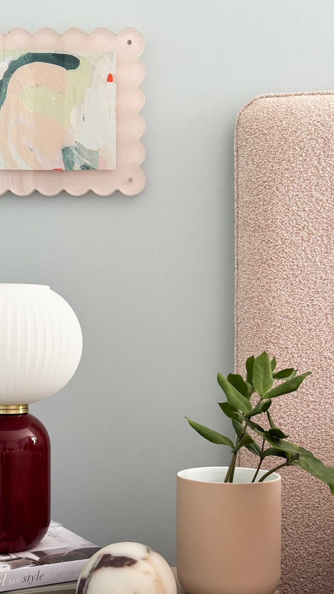 norsu STUDIO scalloped magnetic photo frame in blush with modern gallery style, fits 8x10 photos