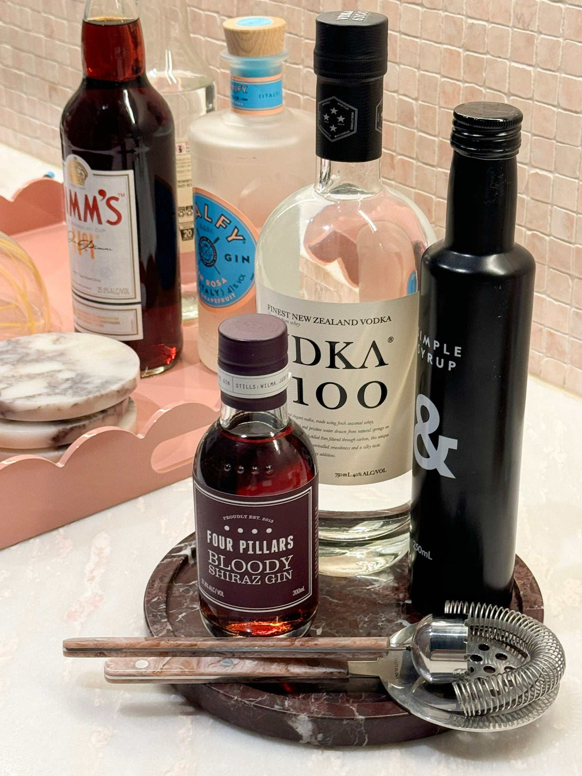 norsu STUDIO Duality Collection round Rosso Levanto marble tray with burgundy veining for elegant styling and organisation