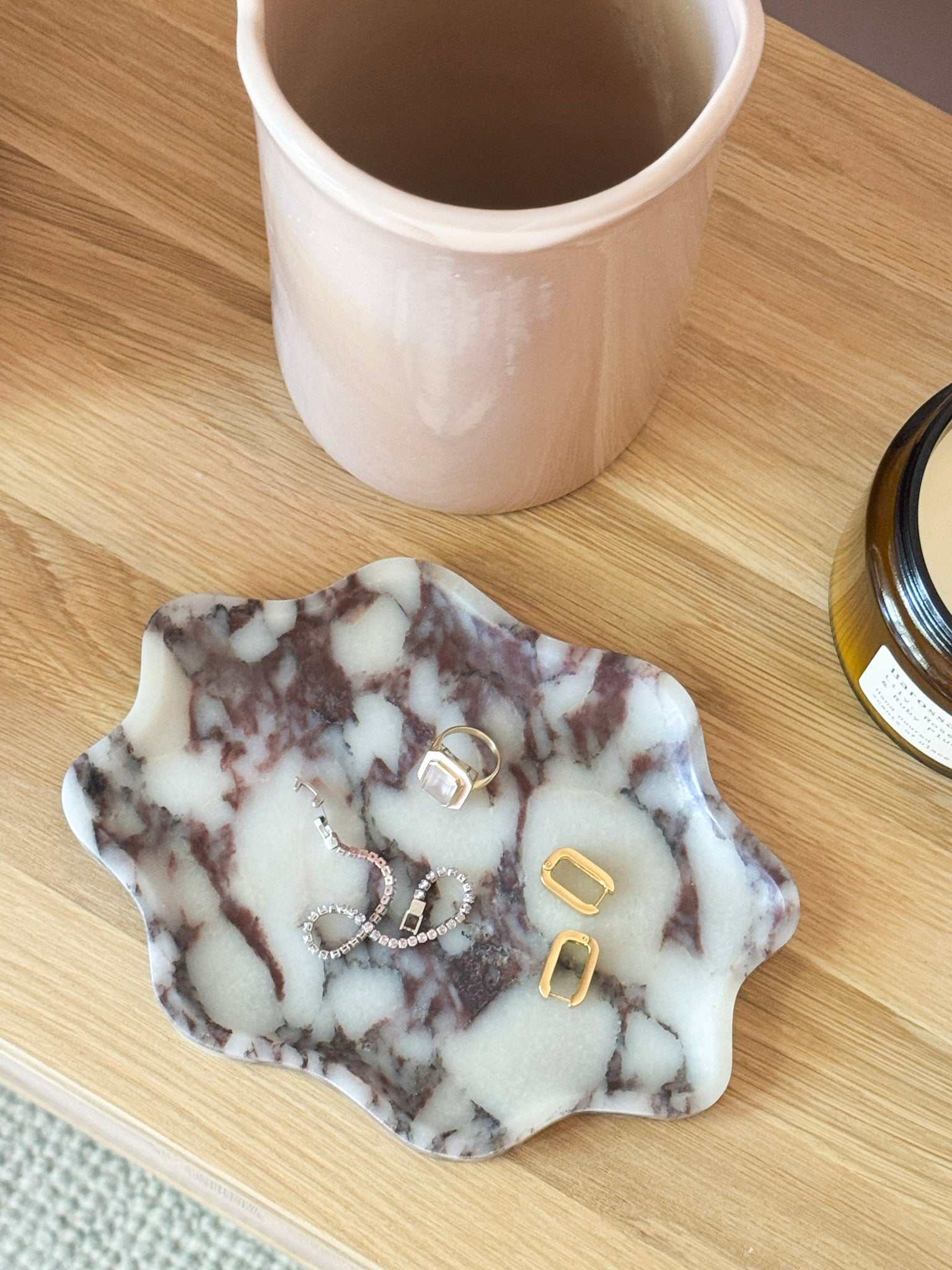 norsu STUDIO Duality Collection Viola marble wavy oval tray with purple veining