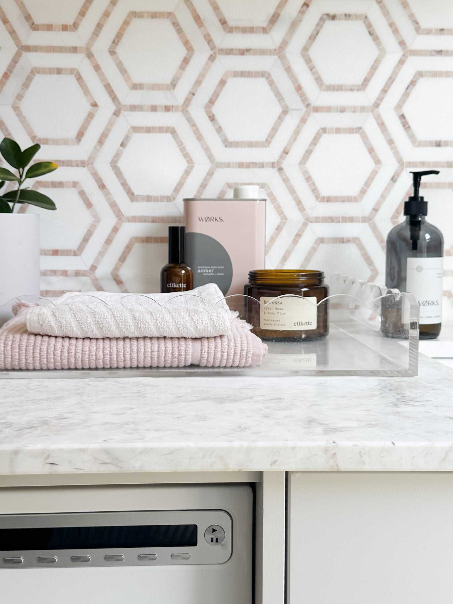 norsu Studio scalloped clear Perspex rectangle tray with signature edge, stylish and durable