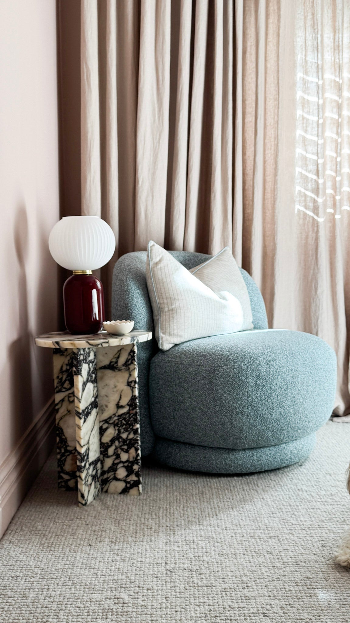 Virtual styling service for furniture selection with personalized floor packages and expert design recommendations