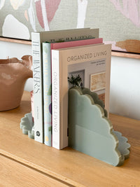 norsu Studio Acrylic Scalloped Bookends (Set of Two) – Sage