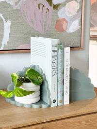 norsu Studio Acrylic Scalloped Bookends (Set of Two) – Sage