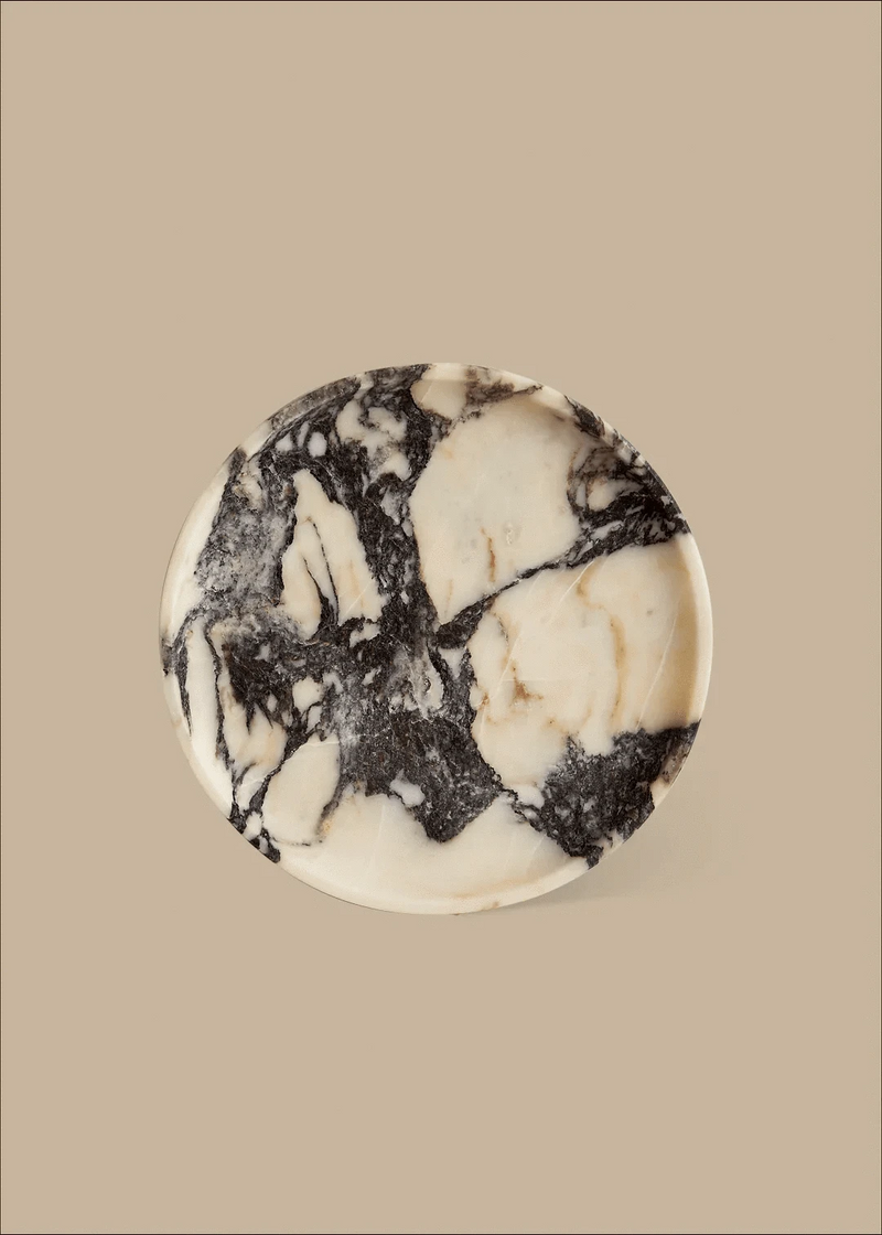 Linea Round Marble Tray made of Calacatta Viola marble with black and white veining, minimalist design, 200mm diameter.