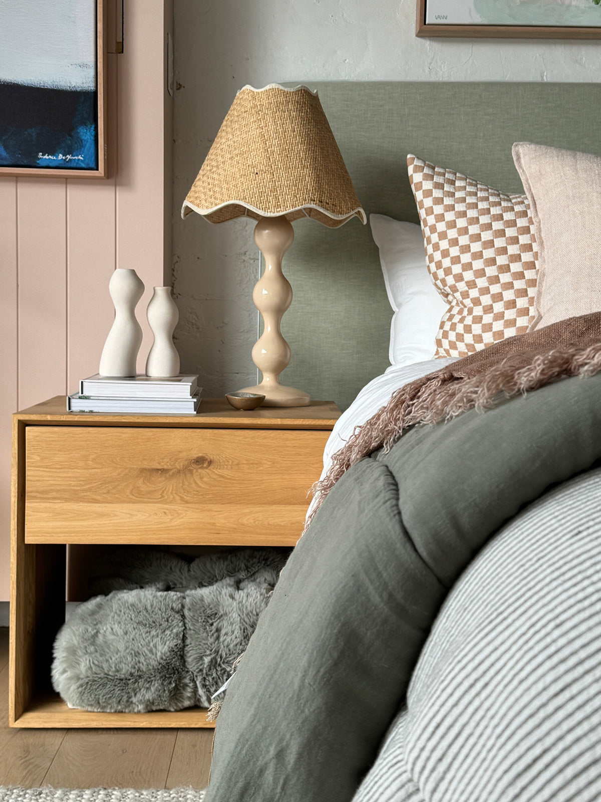 LampIMG_3950.jpg__PID:b52c781b-6ca7-4511-b1a9-ec749e312544