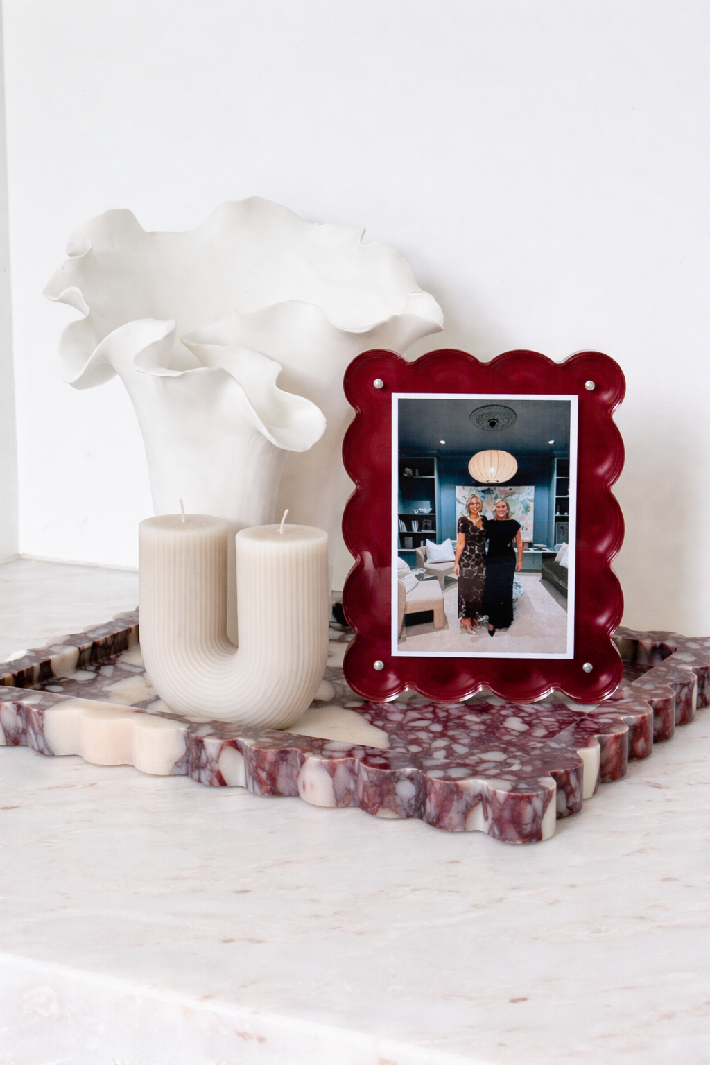 norsu Studio scalloped magnetic photo frame in merlot with 2.5 cm depth, fits 6x4 and 5x7 photos