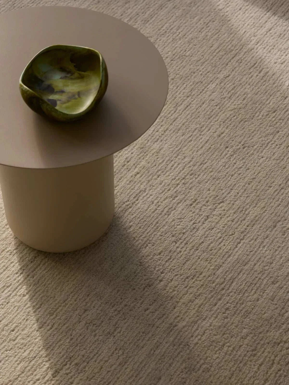 Hand-loomed Arctic Rug Breeze in ivory and silver wool with plush cut pile