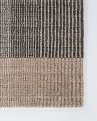 Baya Bedrock Outdoor Rug - Zinc corner detail