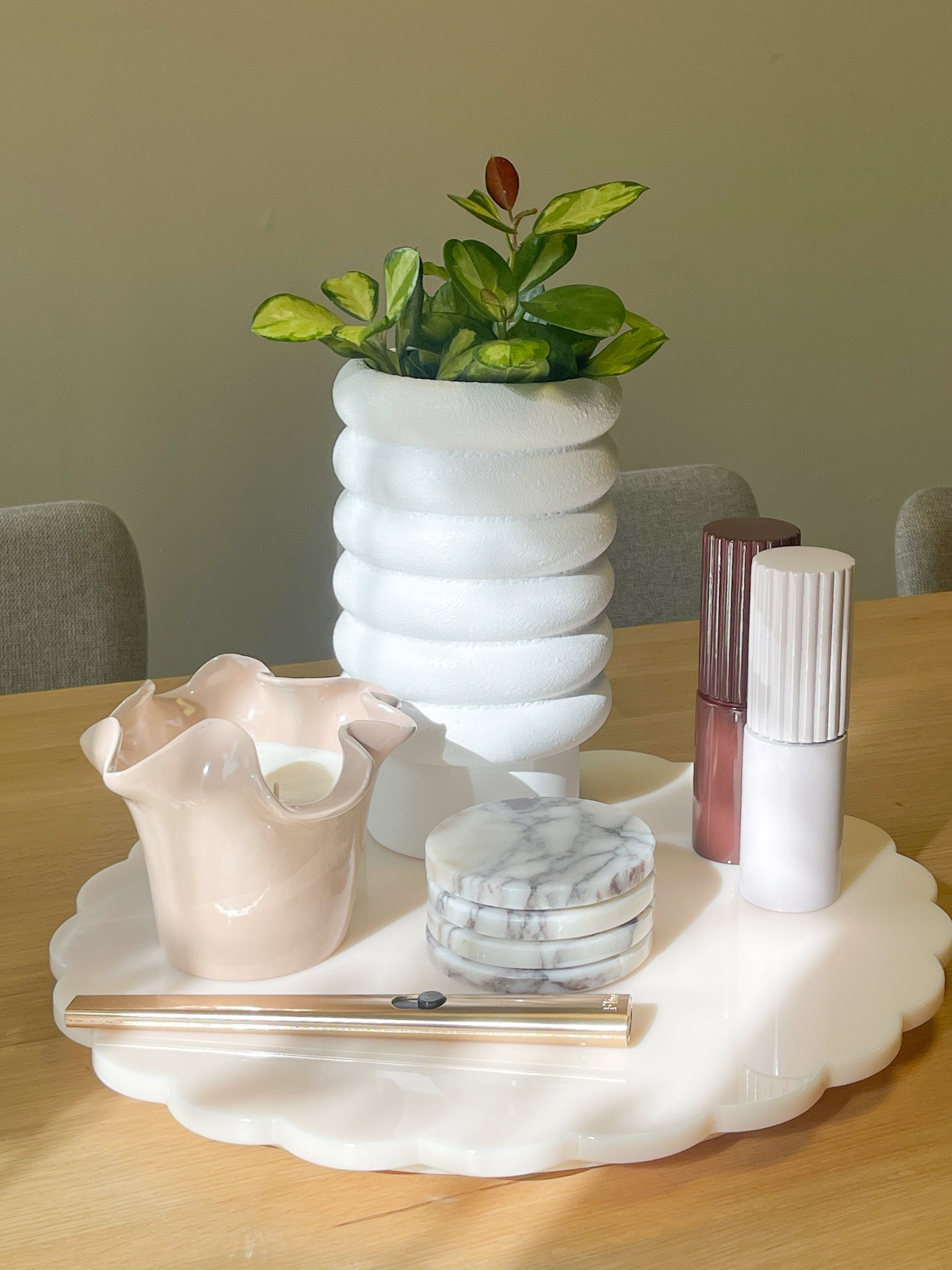 norsu Studio Flow blush ceramic sculptural scented candle with Alhambra fragrance