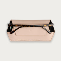 Fox and Leo slim leather glasses case in Blush with magnetic closure and microfibre lining