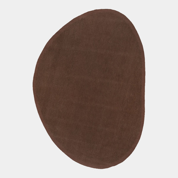 GlobeWest Tepih Bounty Rug in Terra, deep-etched on grey