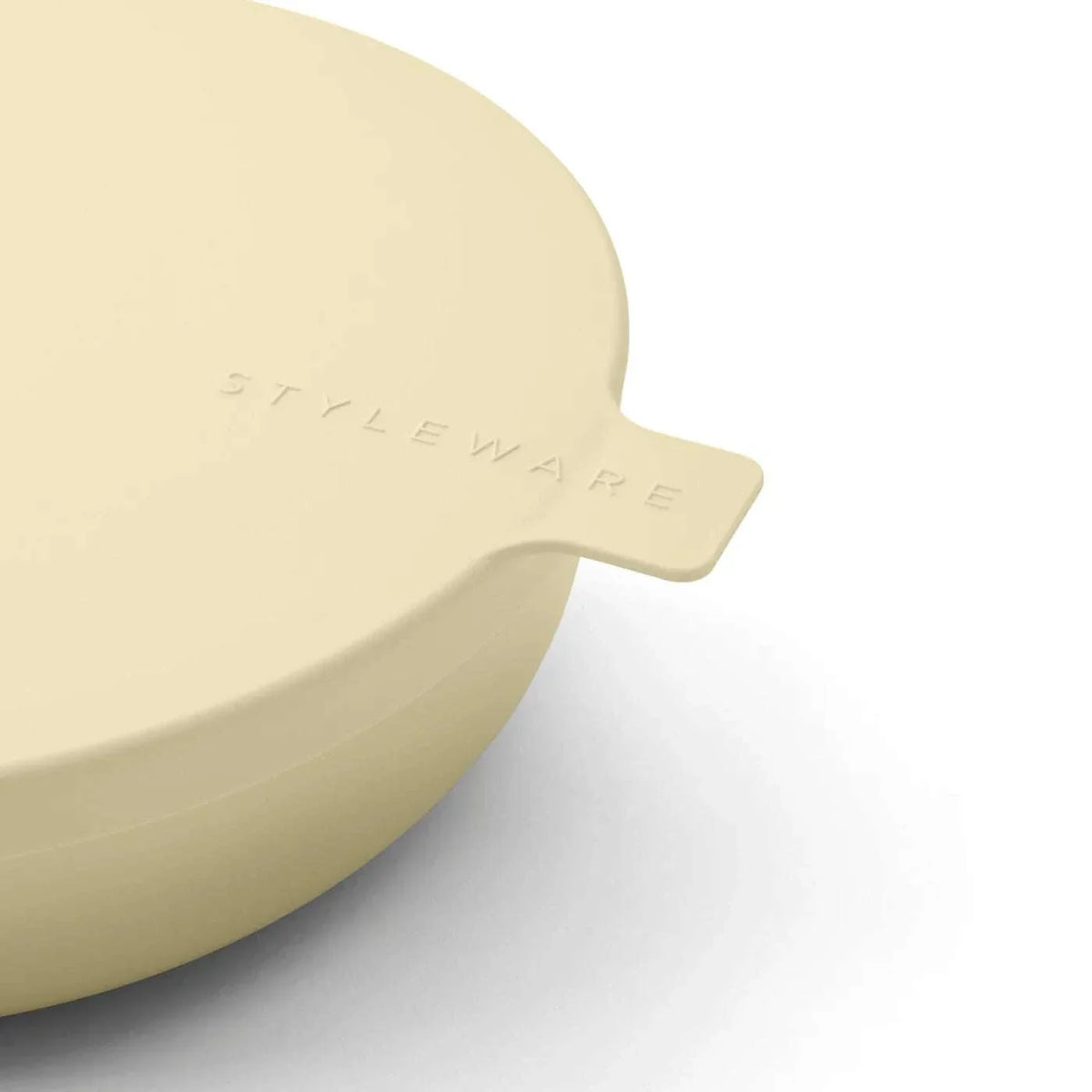 Styleware sorbet-colored nesting bowl with snap-tight lid, lightweight and BPA-free polypropylene design