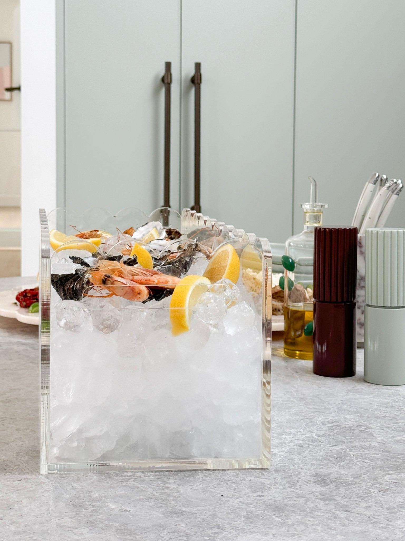 norsu STUDIO The Entertainer - Perspex Scalloped Drinks Bucket