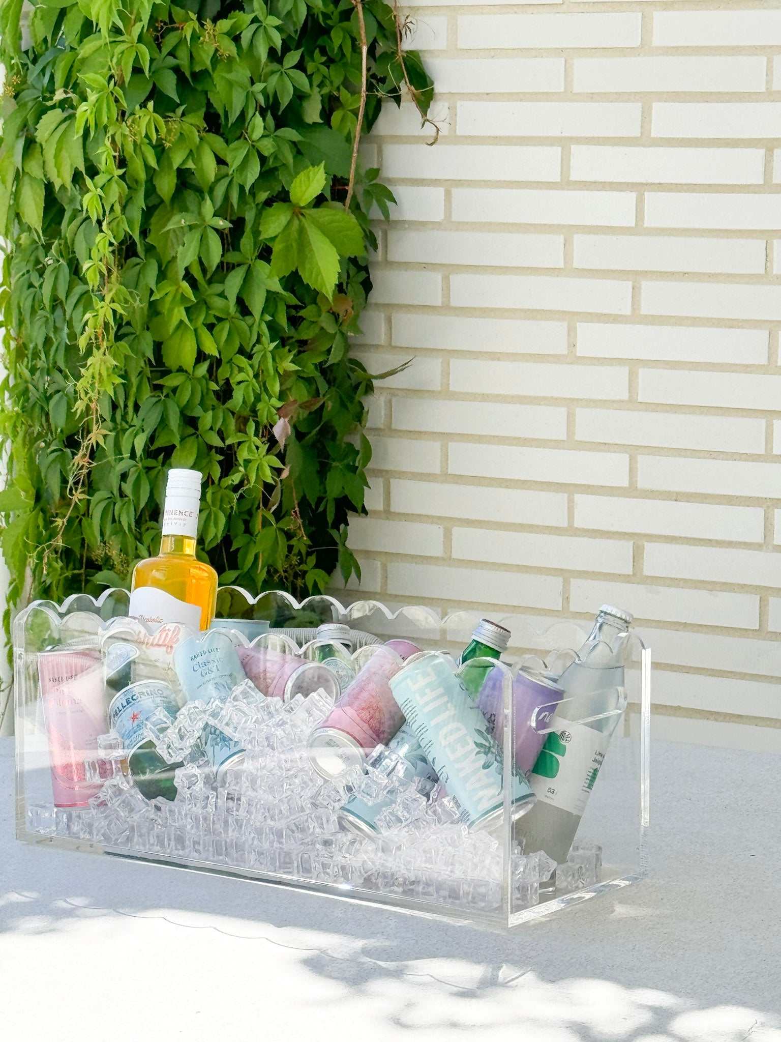 norsu STUDIO The Entertainer - Perspex Scalloped Drinks Bucket