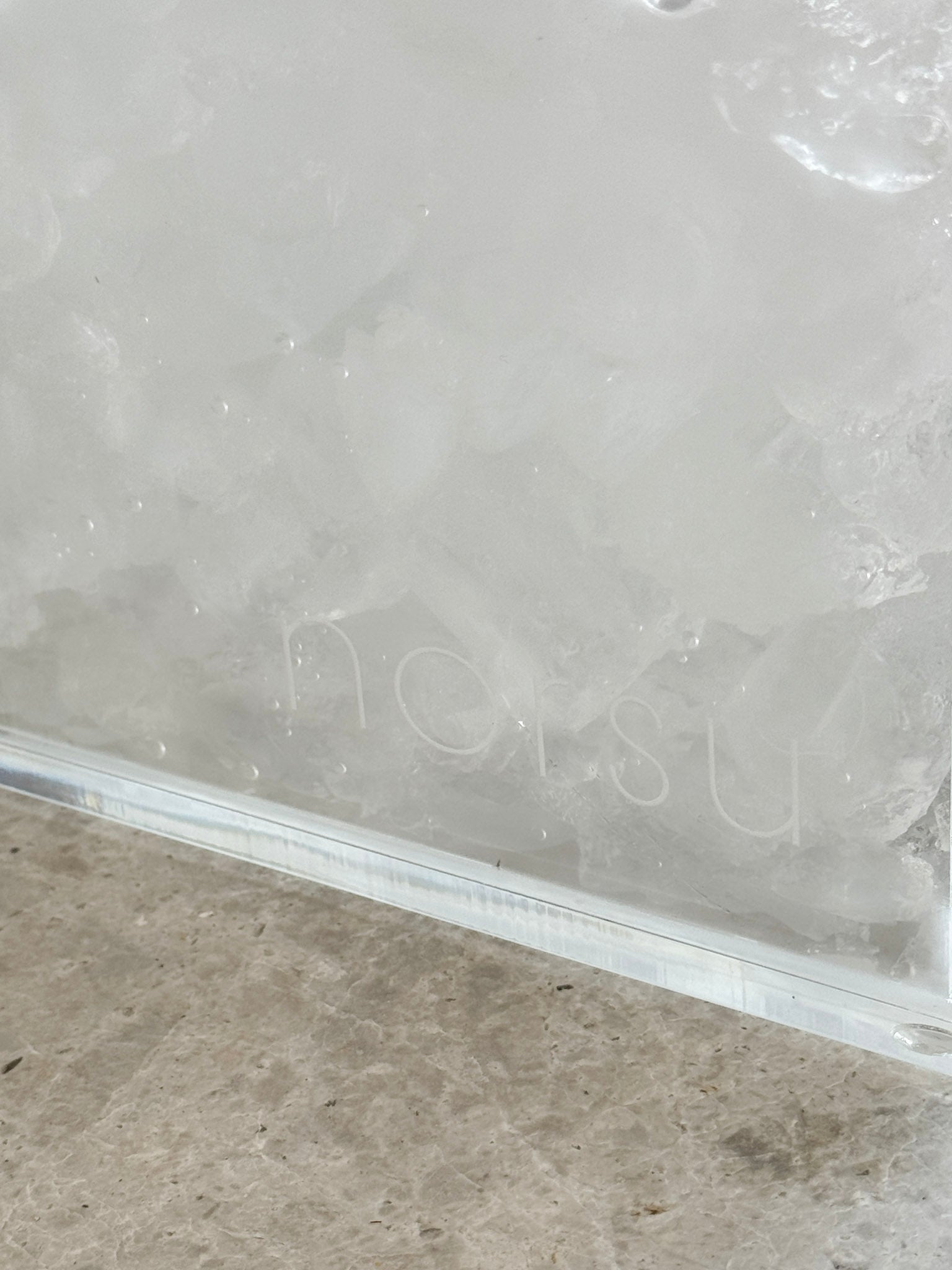 norsu STUDIO The Entertainer - Perspex Scalloped Drinks Bucket