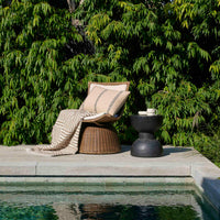 Amalfi Form Mug Cream lifestyle