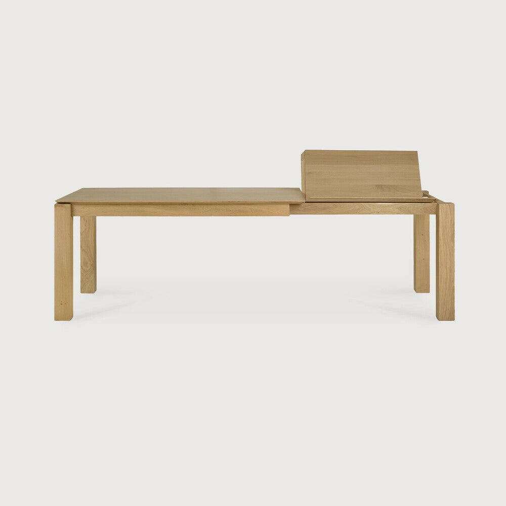 Ethnicraft Slice extendable dining table in natural oak with seamless wood grain pattern